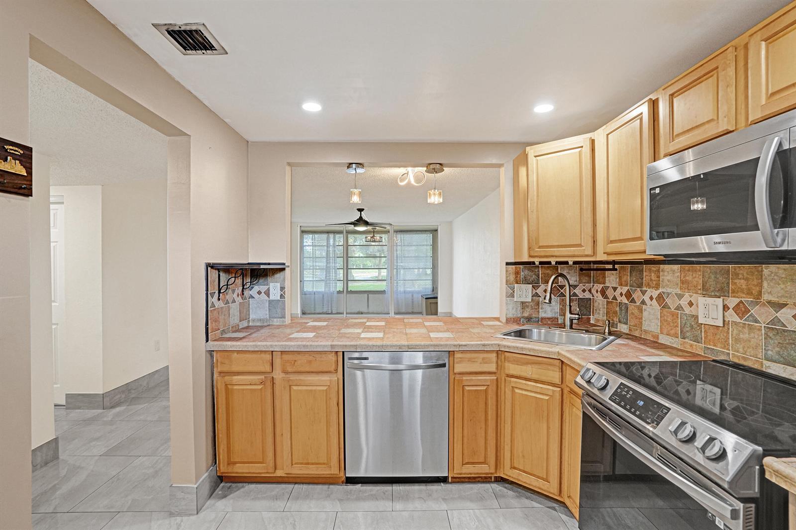 8301 SANDS POINT Boulevard # S102, Tamarac FL 33321 photo 5