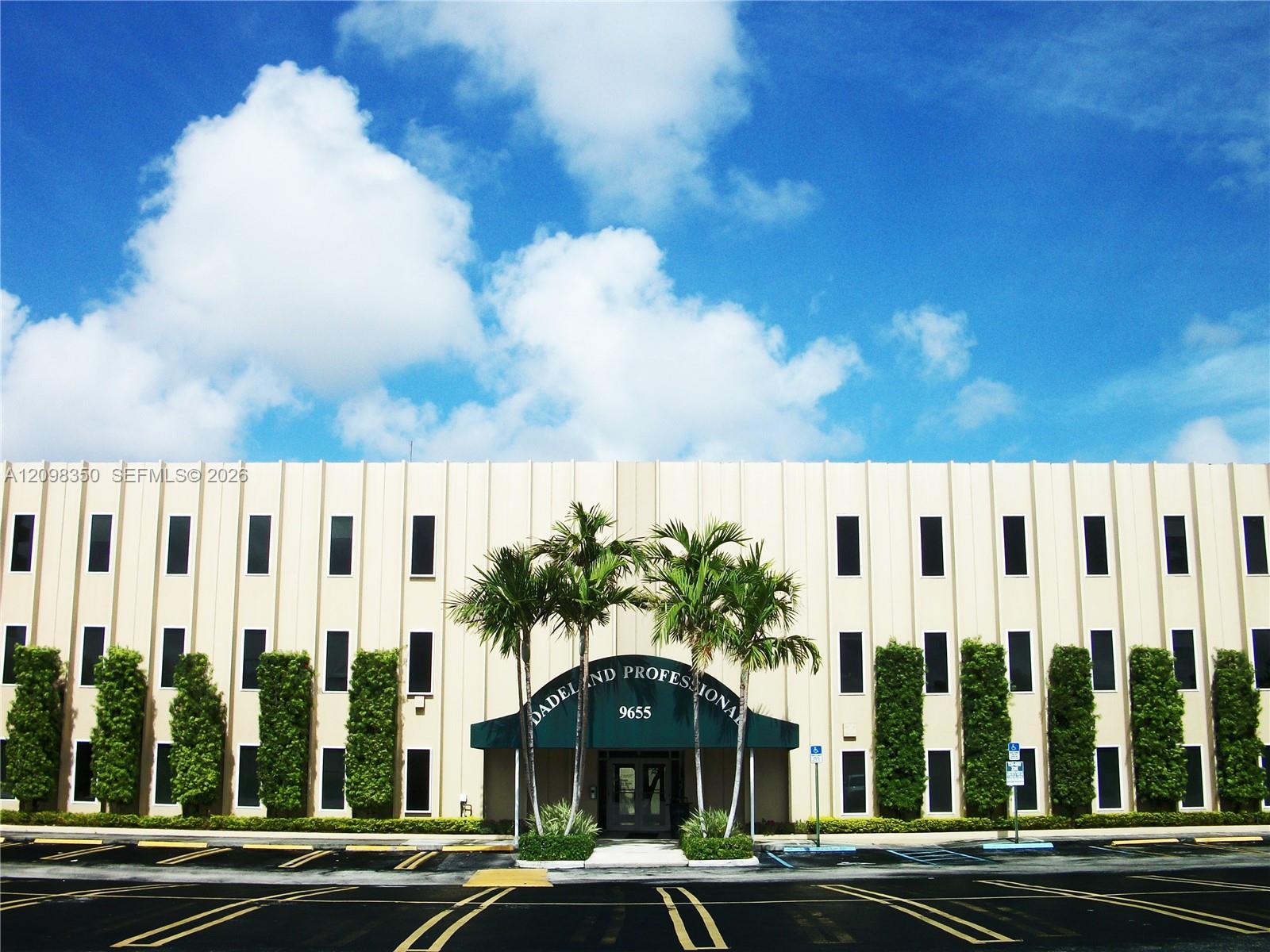 Pinecrest, FL 33156