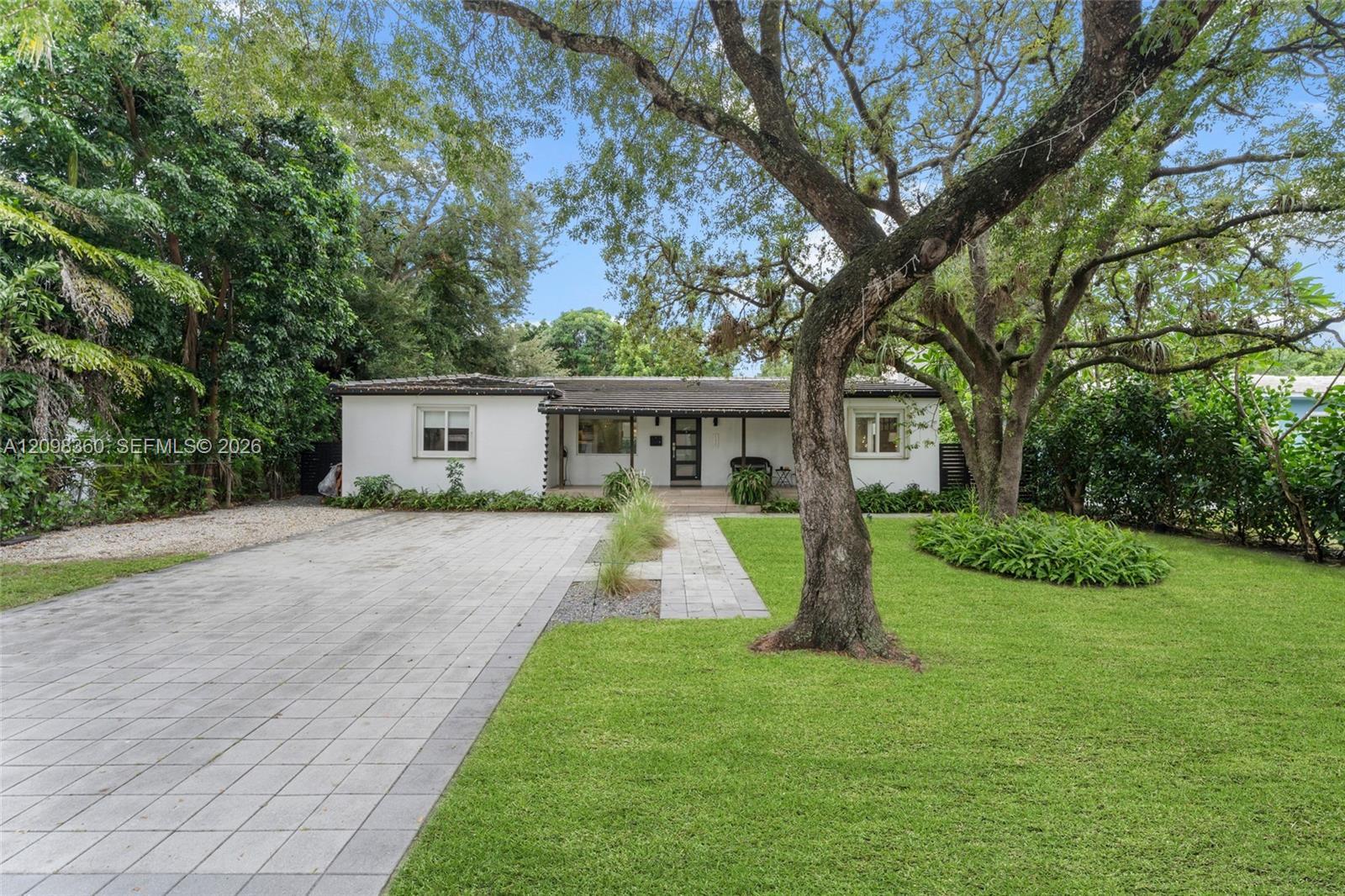 150 NW 99th St, Miami Shores FL 33150 photo 2