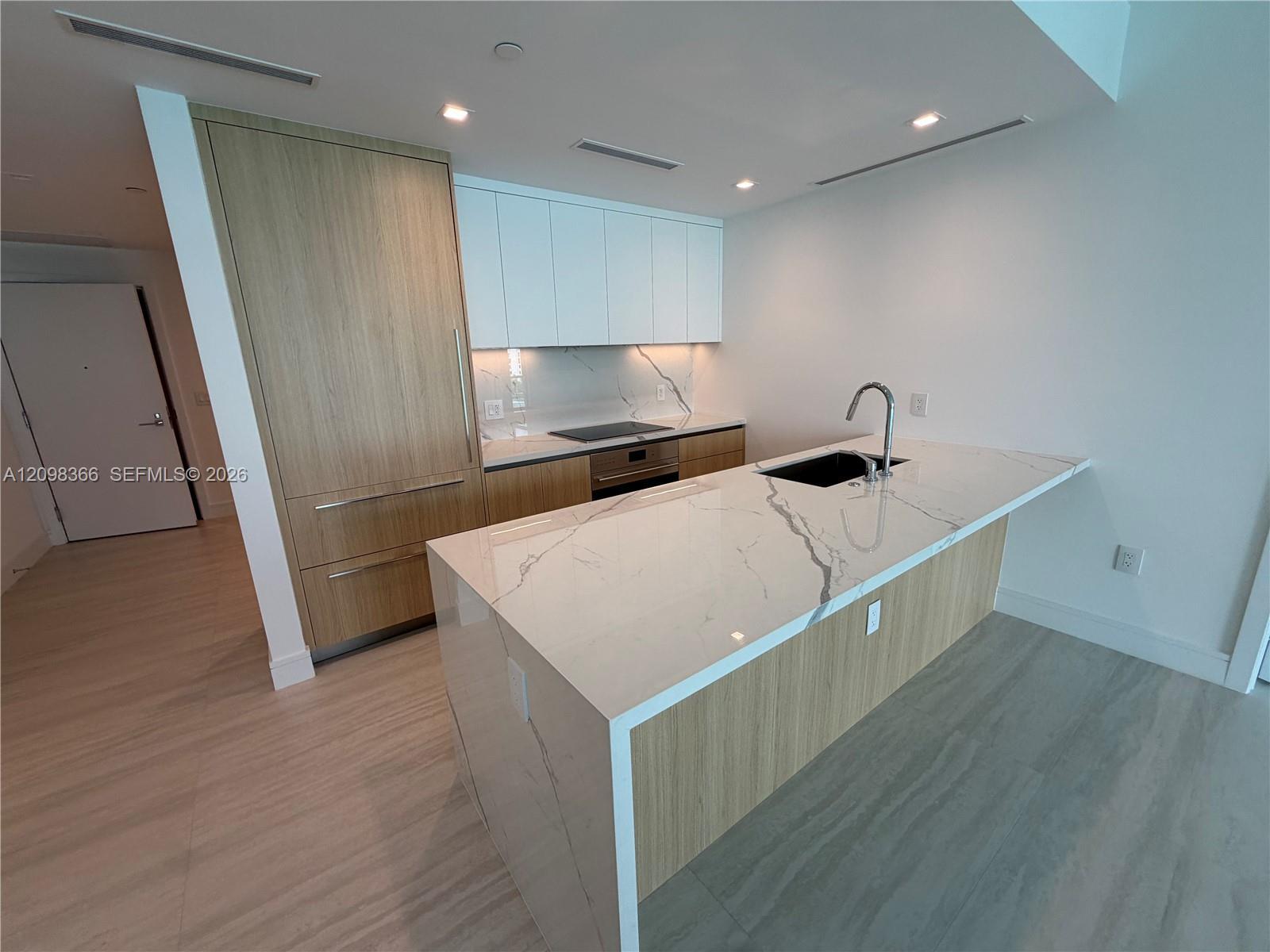 2411 Laguna Cir # 408, North Miami FL 33181 photo 5
