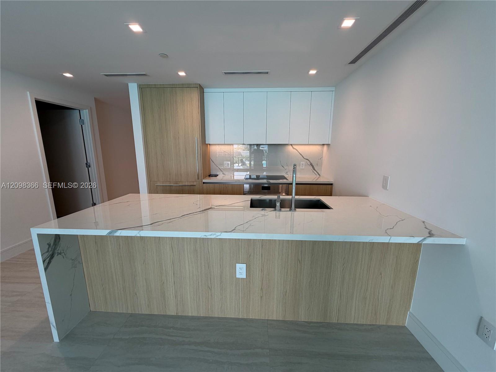 2411 Laguna Cir # 408, North Miami FL 33181 photo 4