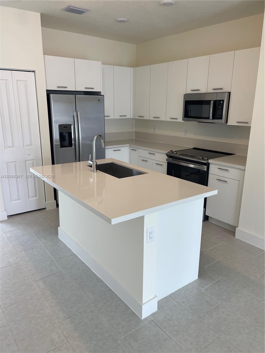 8167 NW 41st St # 404, Doral FL 33166 photo 4