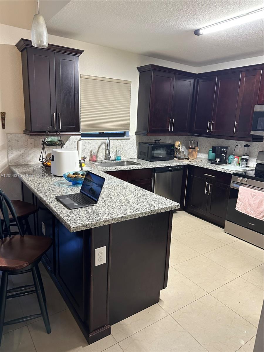 5322 SW 164 PL, Miami FL 33185 photo 4