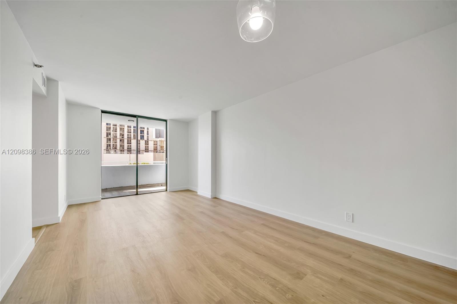 501 SW 1st St # 502, Miami FL 33130 photo 5