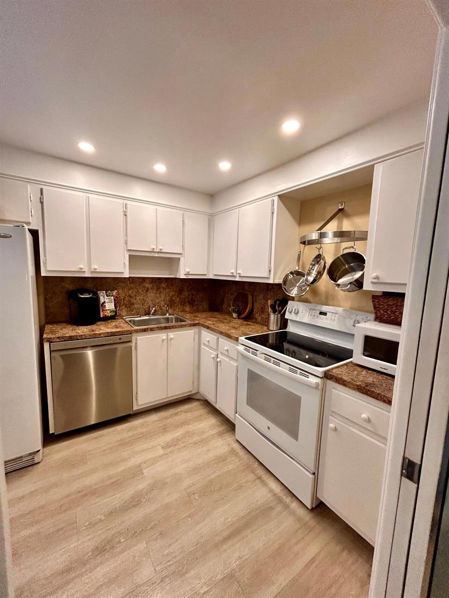 3850 OAKS CLUBHOUSE Drive # 305, Pompano Beach FL 33069 photo 3
