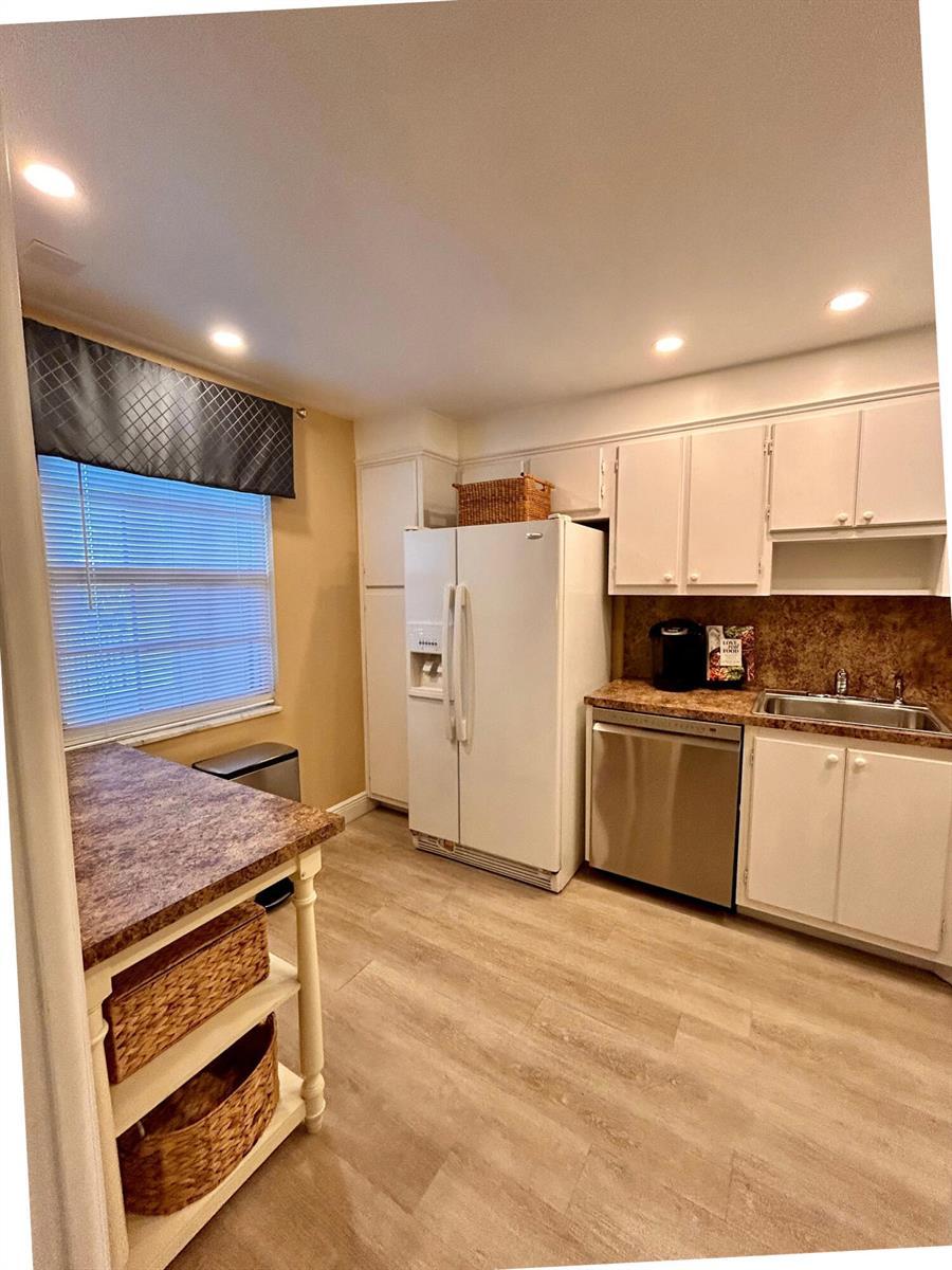 3850 OAKS CLUBHOUSE Drive # 305, Pompano Beach FL 33069 photo 5