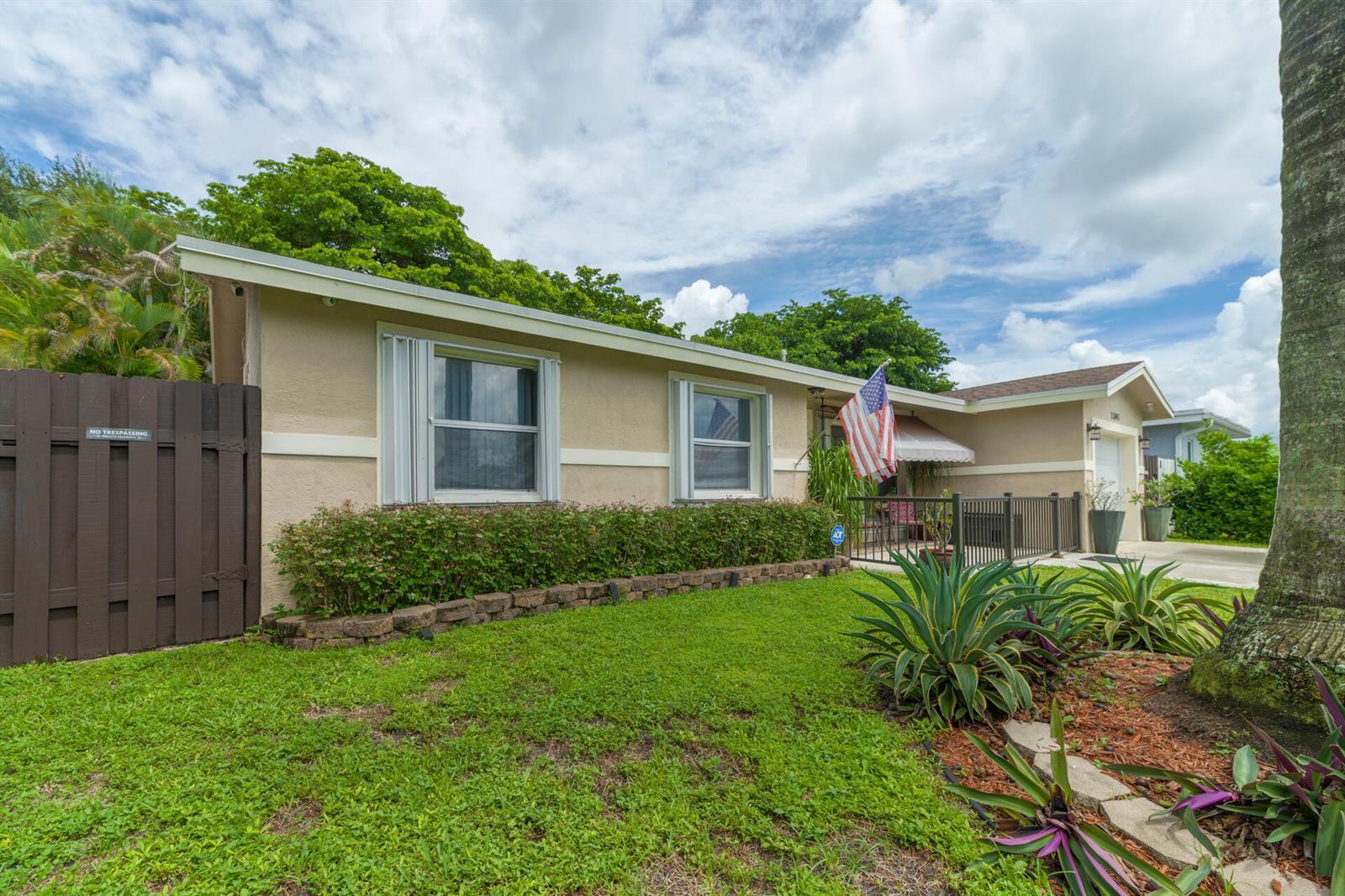 11841 NW 33RD Street, Sunrise FL 33323 photo 2