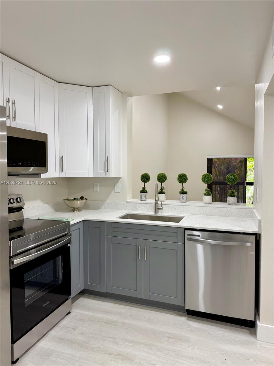 12932 SW 88th Ter # 204, Miami FL 33186