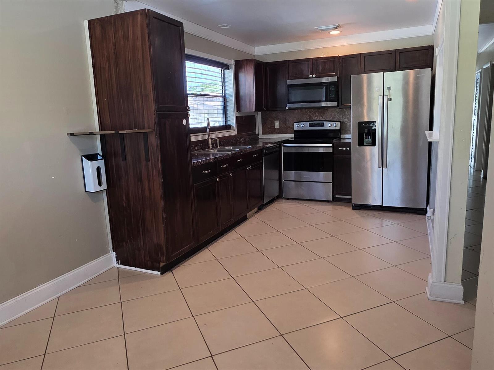 3774 MIL LAKE Court, FL 33463 photo 5