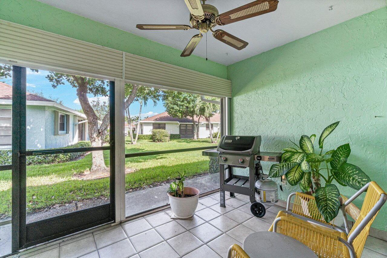 9825 Walnut Tree Way, Boynton Beach FL 33436 photo 4