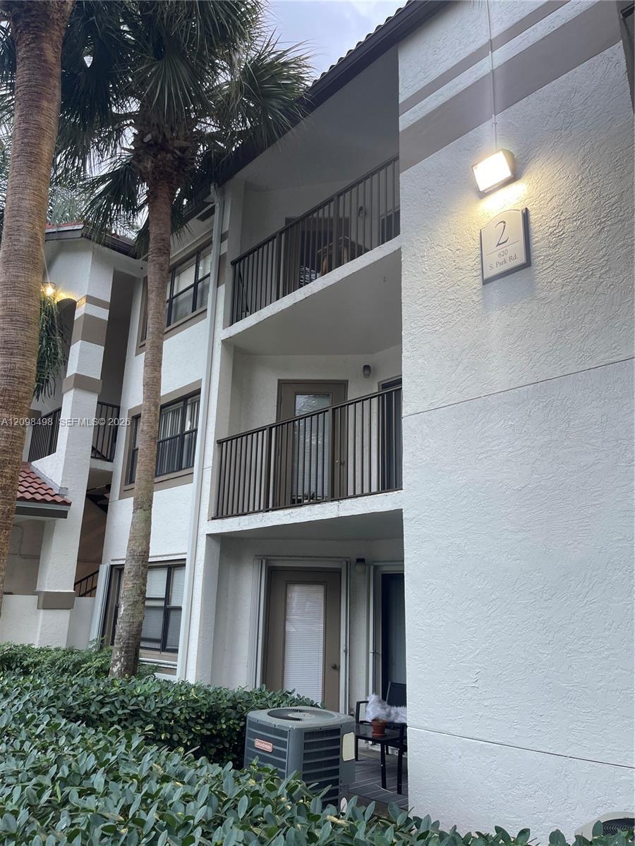 620 S Park Rd # 2, Hollywood FL 33021 photo 2