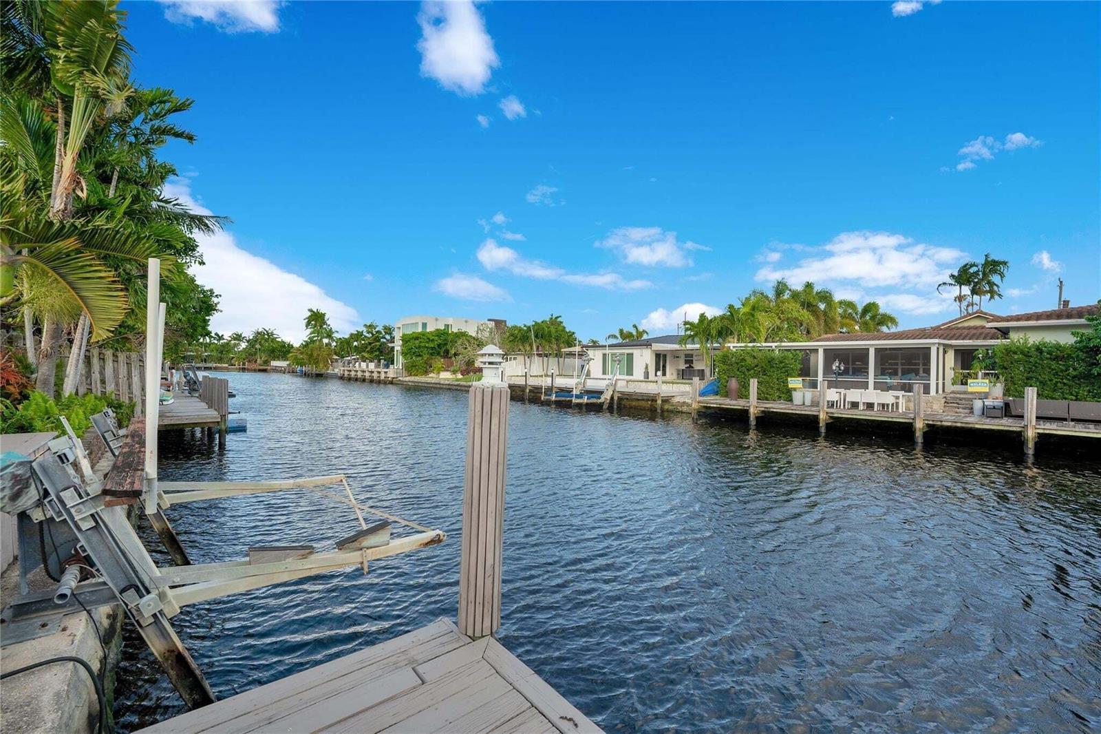 2142 NE 17th Avenue, Wilton Manors FL 33305 photo 2