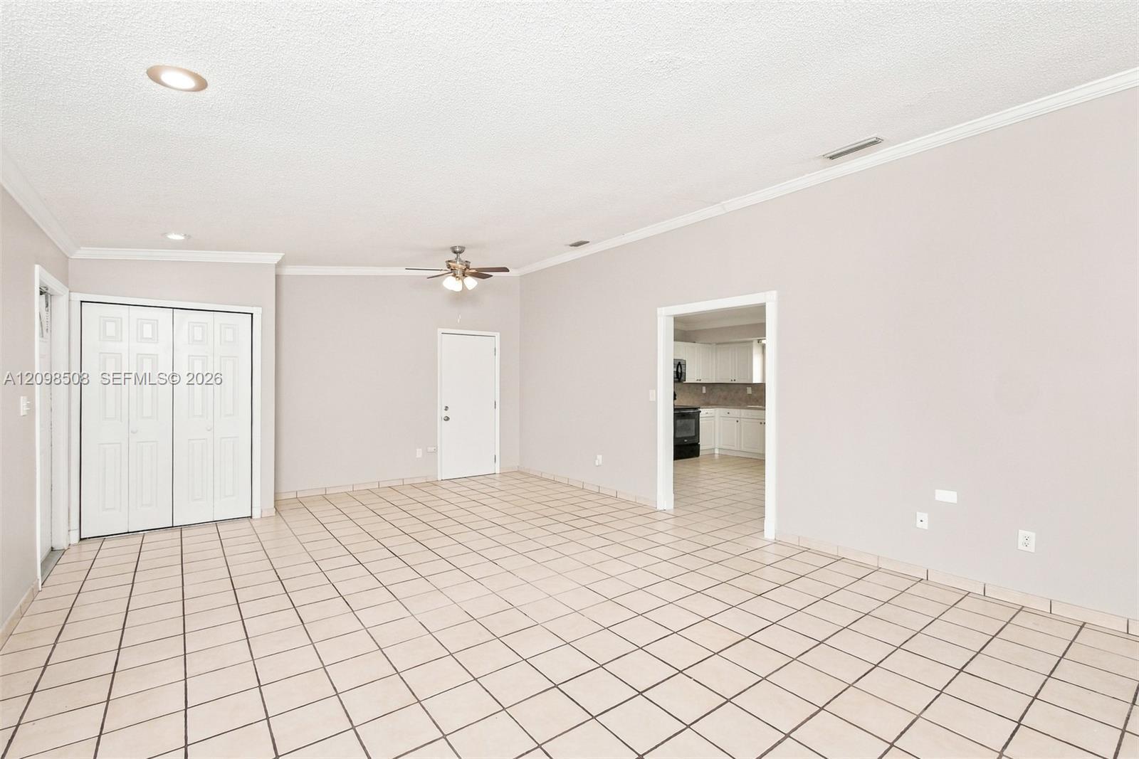 6671 NW 199th St, Hialeah FL 33015 photo 3