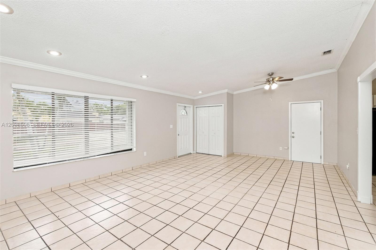 6671 NW 199th St, Hialeah FL 33015 photo 4
