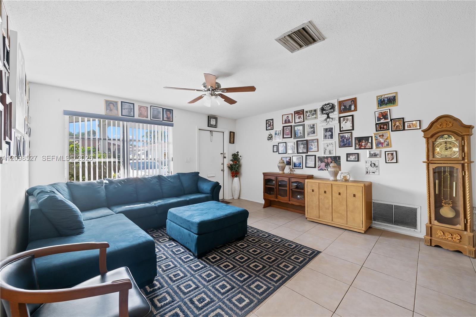4517 NW 47th Ter, Tamarac FL 33319 photo 3