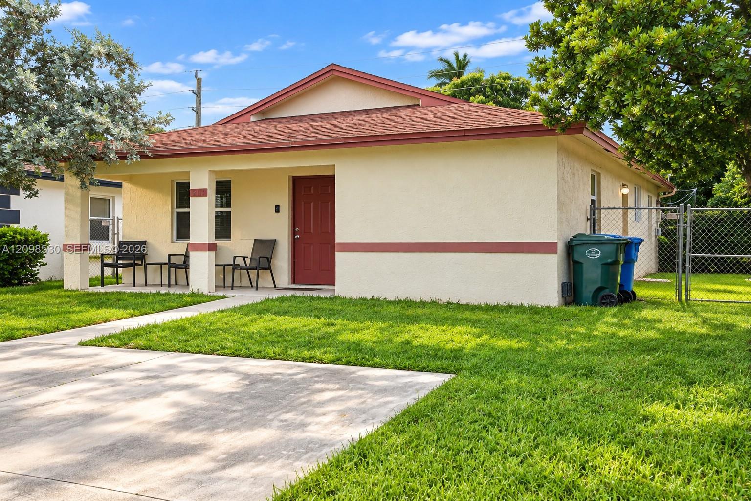 211 NE 35th St, Oakland Park FL 33334 photo 3