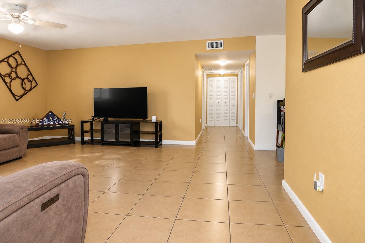 211 NE 35th St, Oakland Park FL 33334 photo 5
