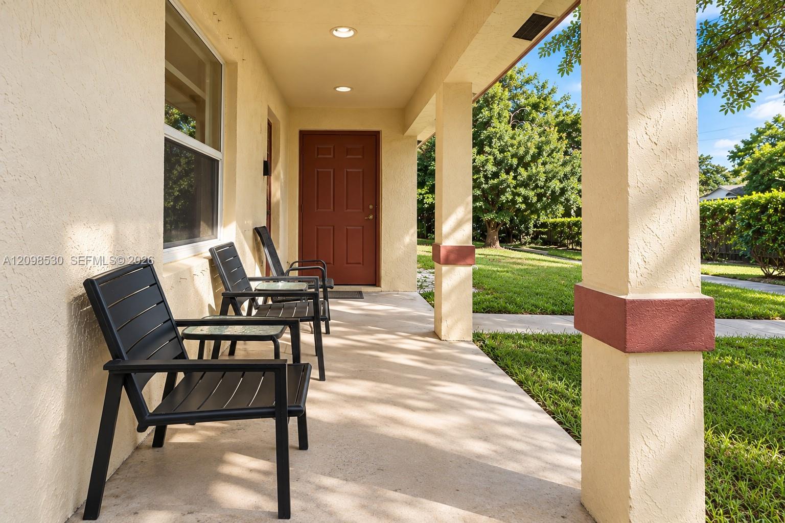 211 NE 35th St, Oakland Park FL 33334 photo 4