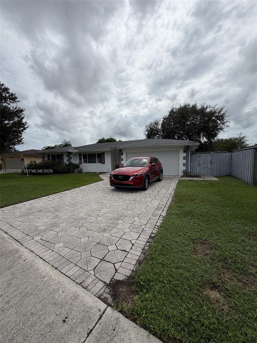 8410 SW 26th Pl, Davie FL 33328 photo 4