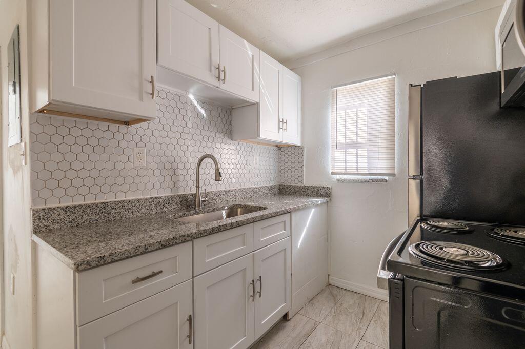 2516 Ave L Unit b, Fort Pierce FL 34947 photo 2