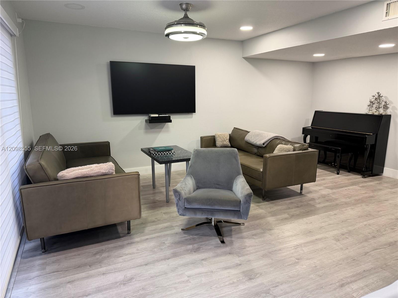 3331 Farragut St # 8D, Hollywood FL 33021 photo 3