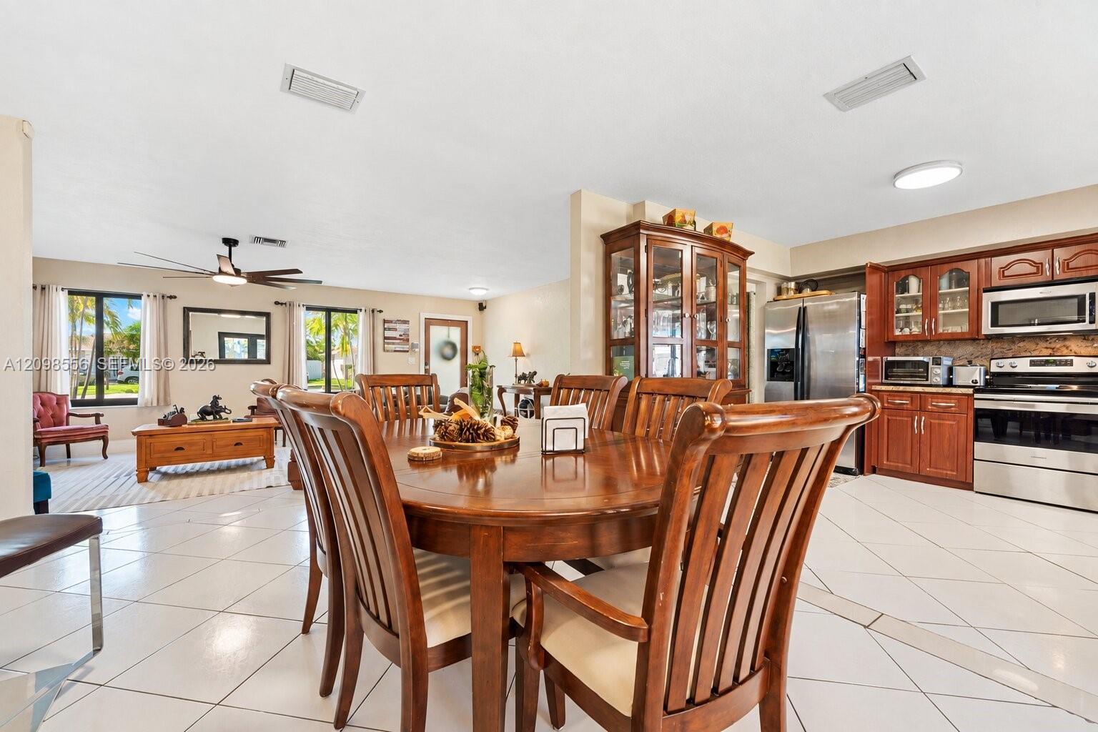 8111 SW 205th St, Cutler Bay FL 33189 photo 5