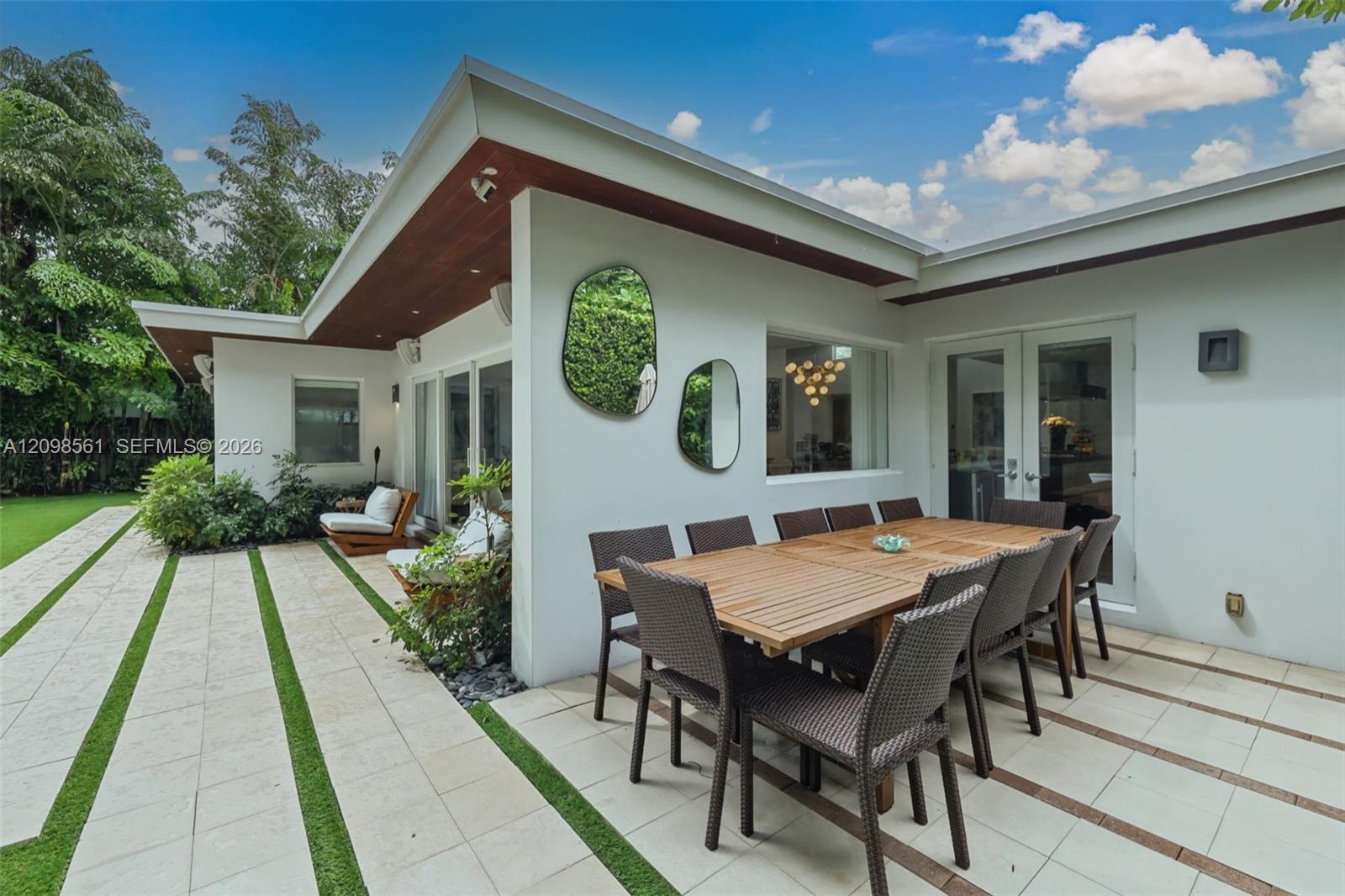 5815 N Bay Rd, Miami Beach FL 33140 photo 2