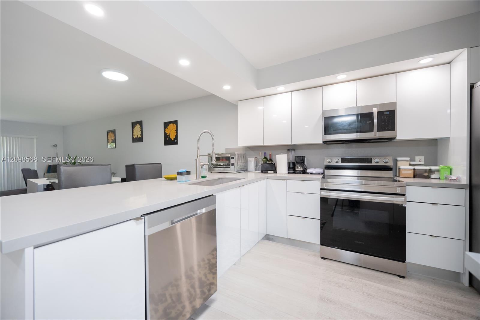 350 Racquet Club Rd # 102, Weston FL 33326 photo 5