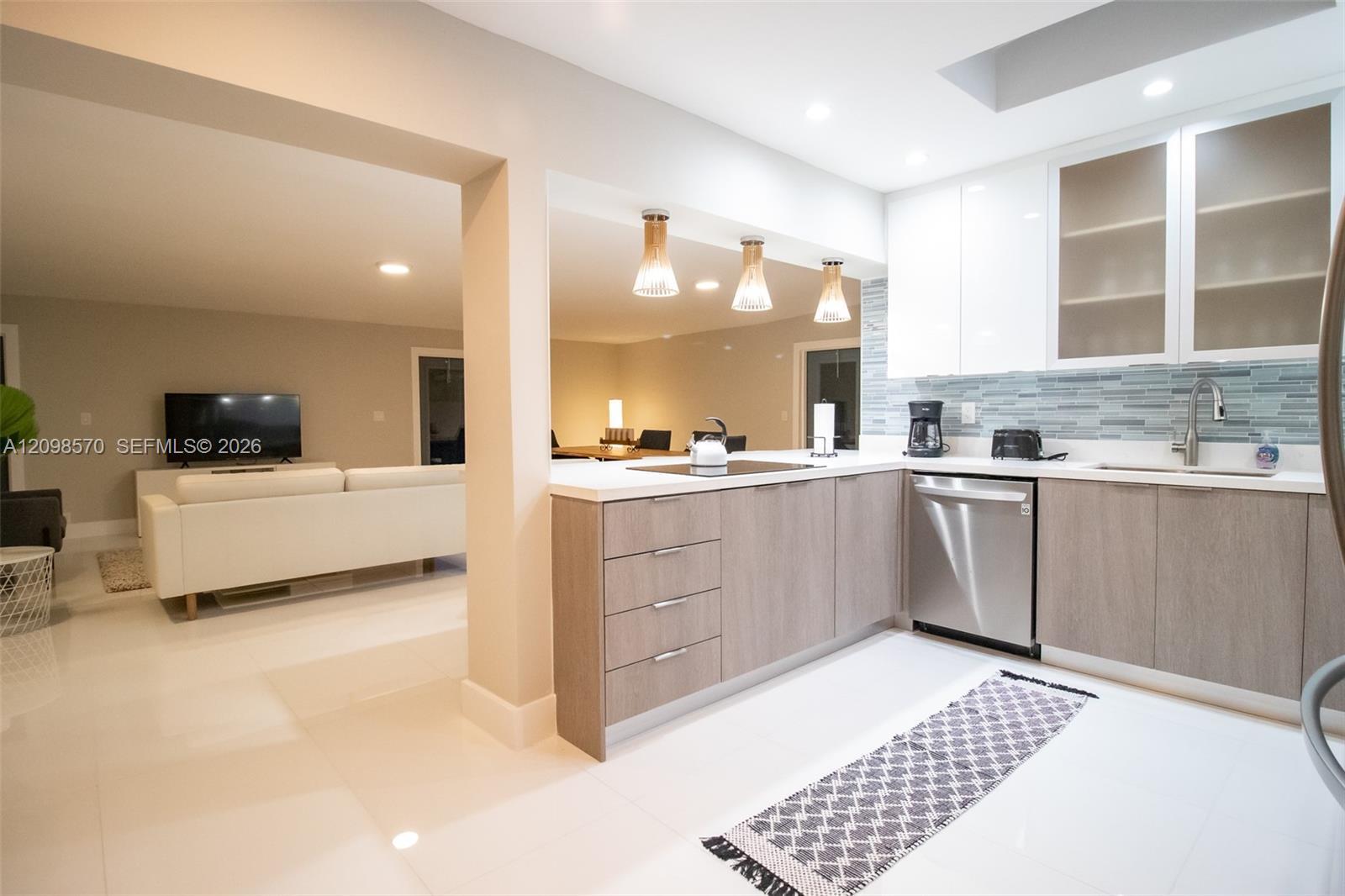 1321 NE 14th St, Fort Lauderdale FL 33304 photo 4