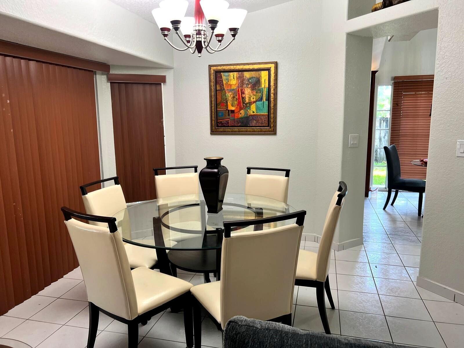 6251 NW 199TH Street, Hialeah FL 33015 photo 2