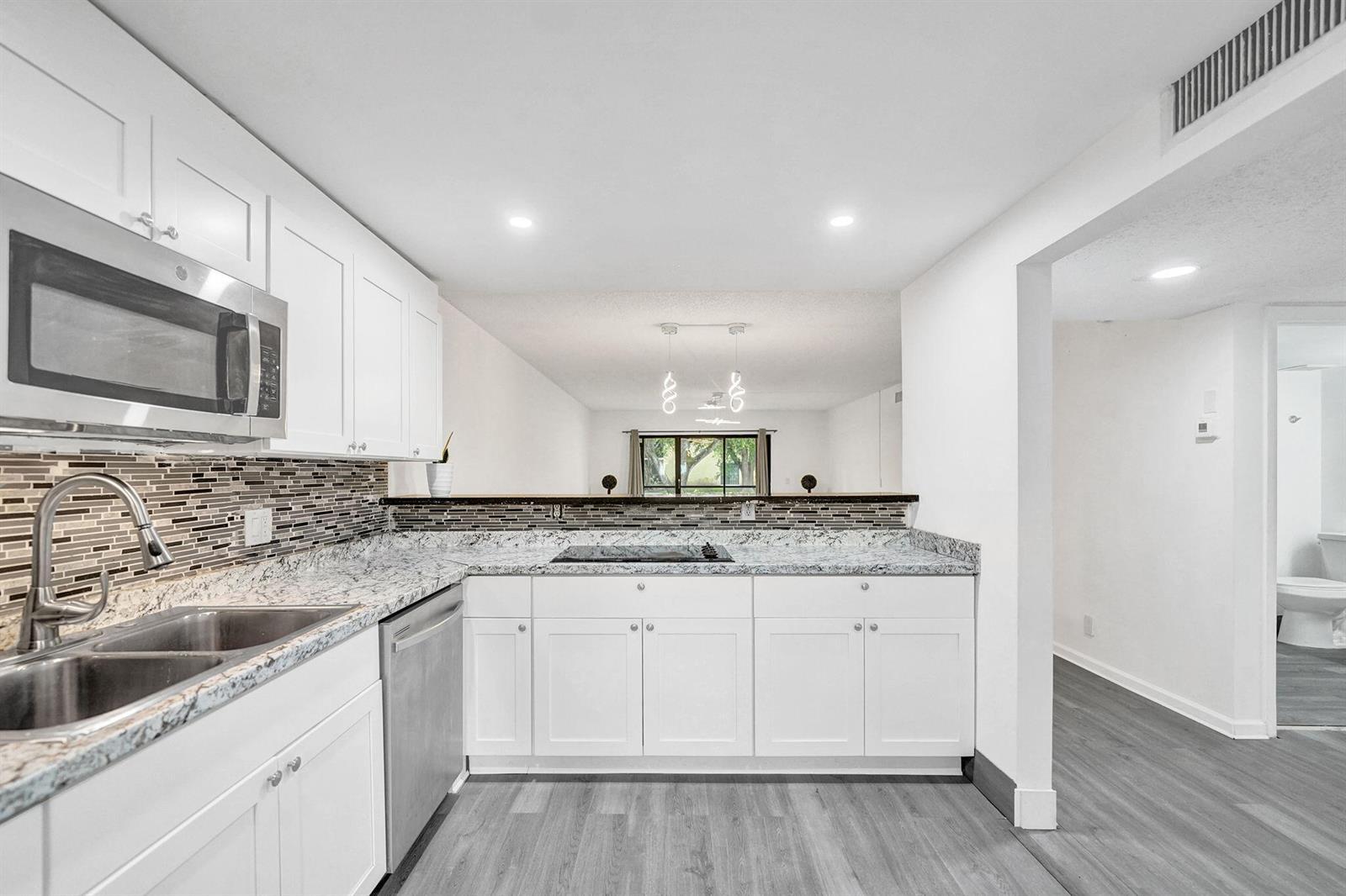310 Lakeview Drive # 105, Weston FL 33326 photo 5