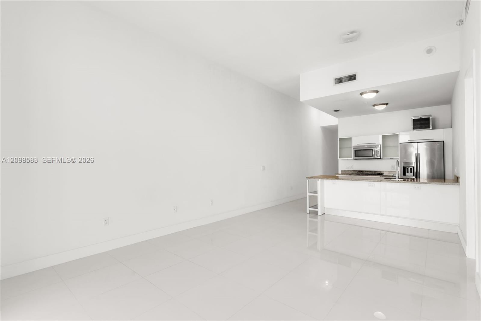 185 SW 7th St # 4401, Miami FL 33130 photo 3