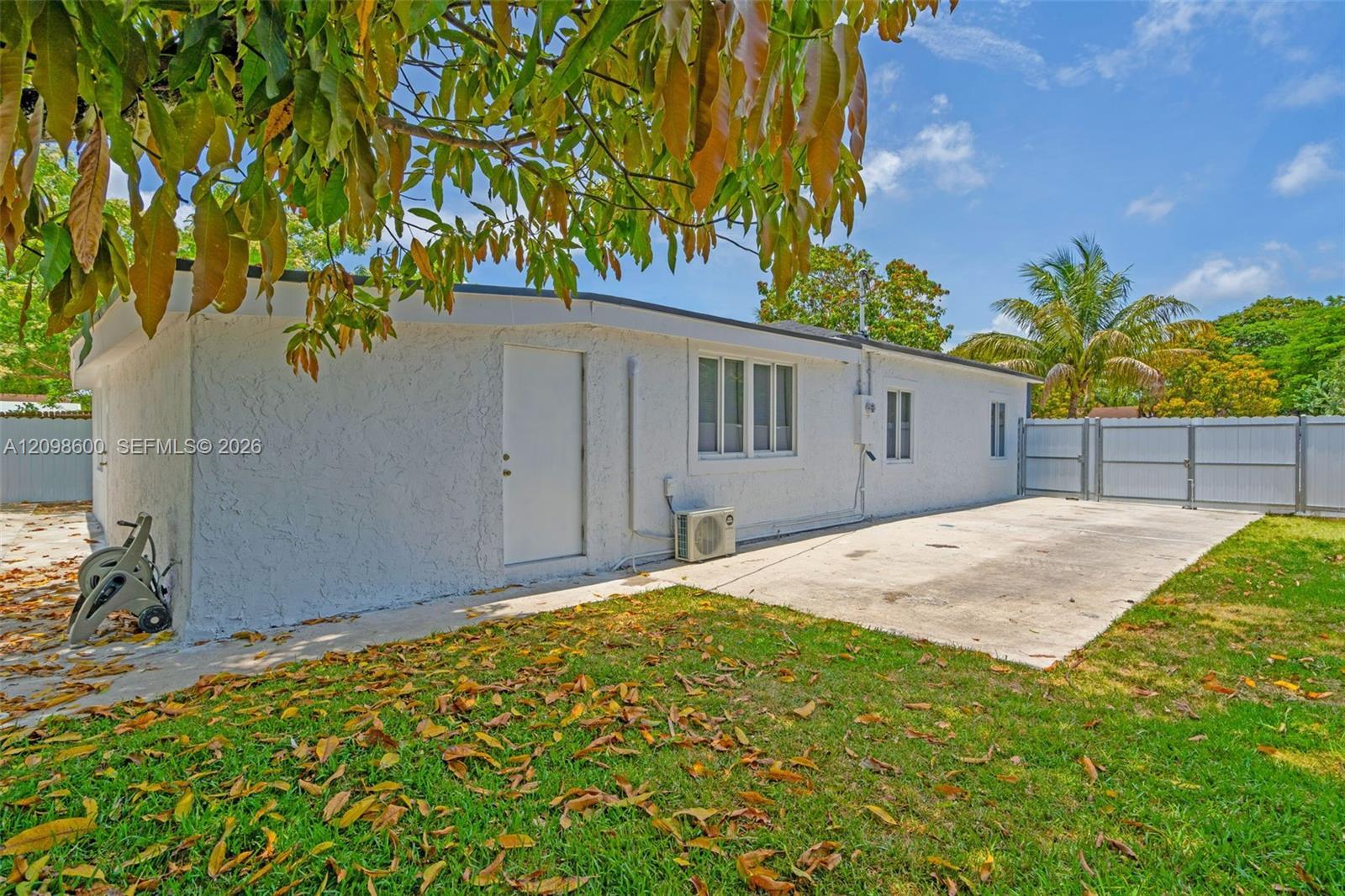 910 NW 123rd St, North Miami FL 33168 photo 5