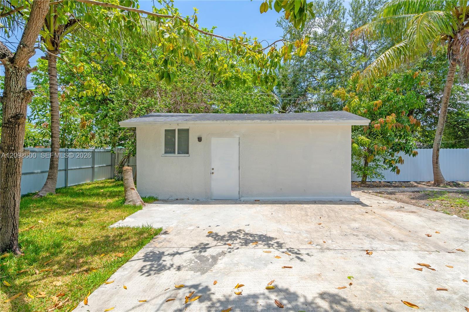 910 NW 123rd St, North Miami FL 33168 photo 4