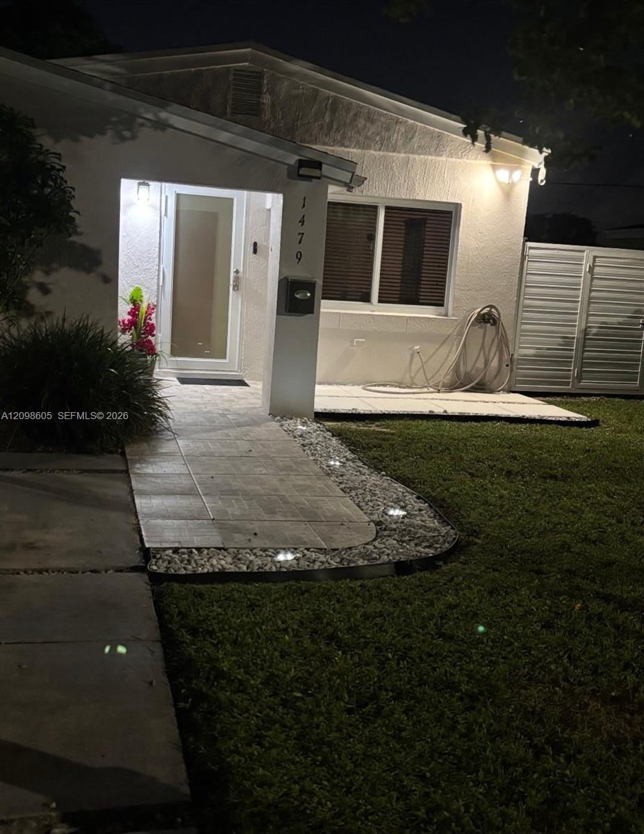 North Miami Beach, FL 33162 photo 2