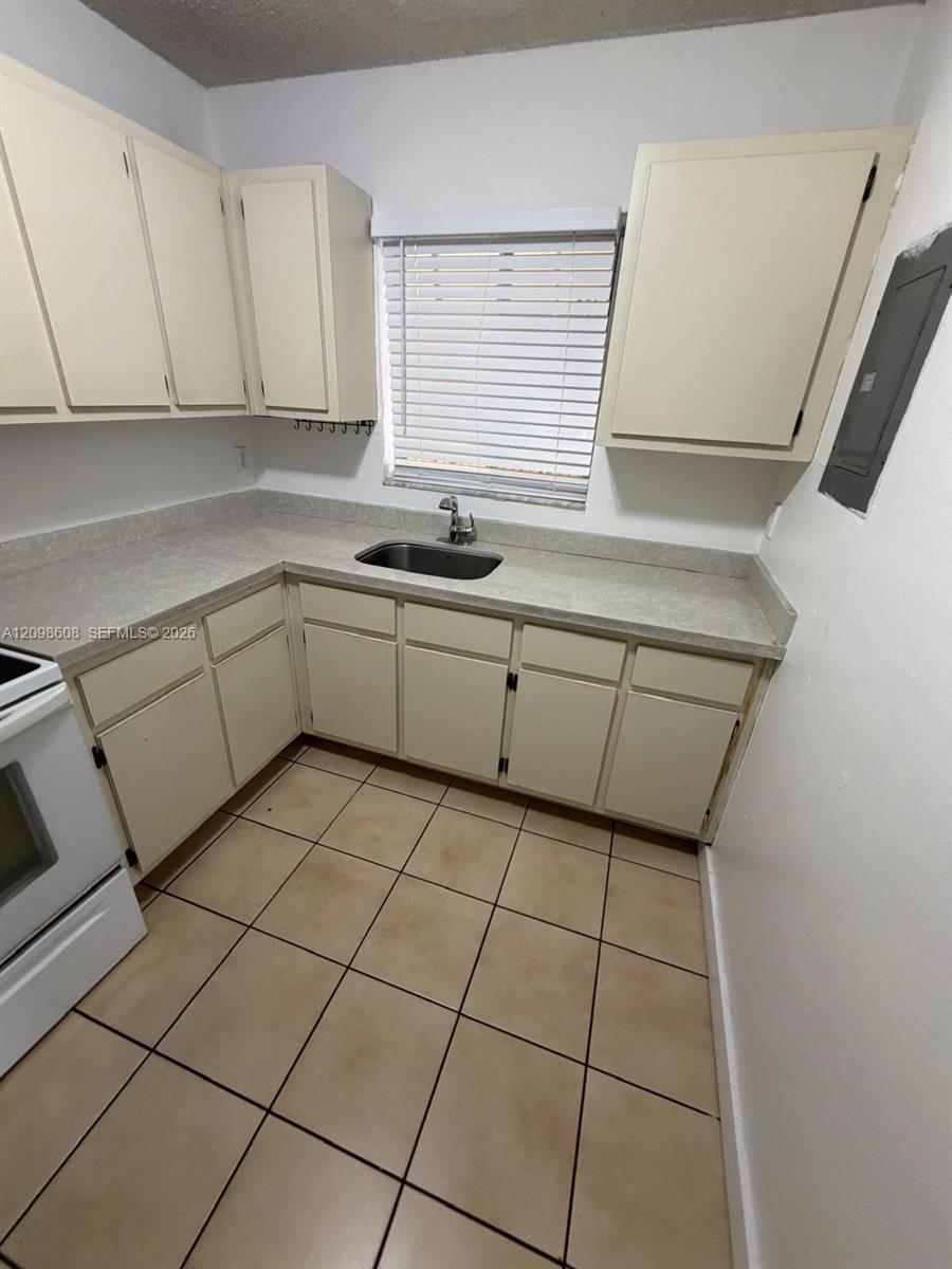 1501 W 42nd St # 201, Hialeah FL 33012 photo 4