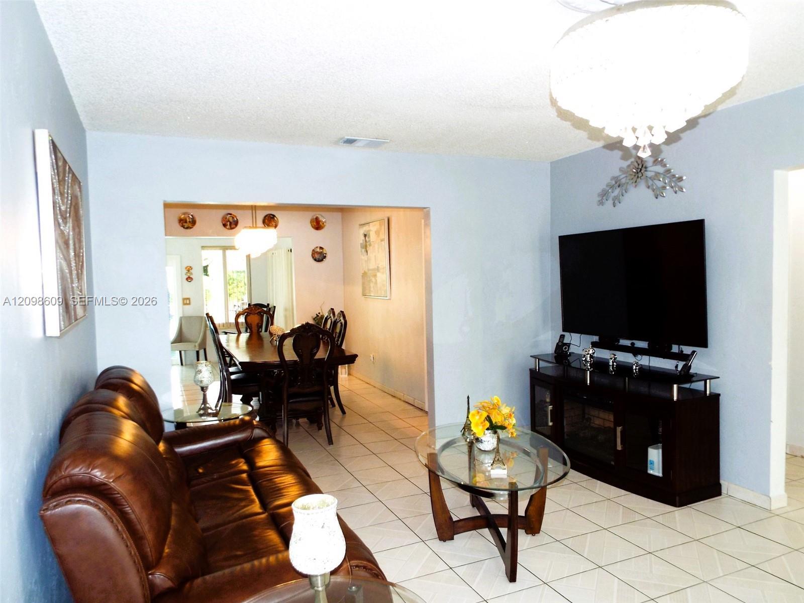 285 NW 48th Pl, Miami FL 33126 photo 5