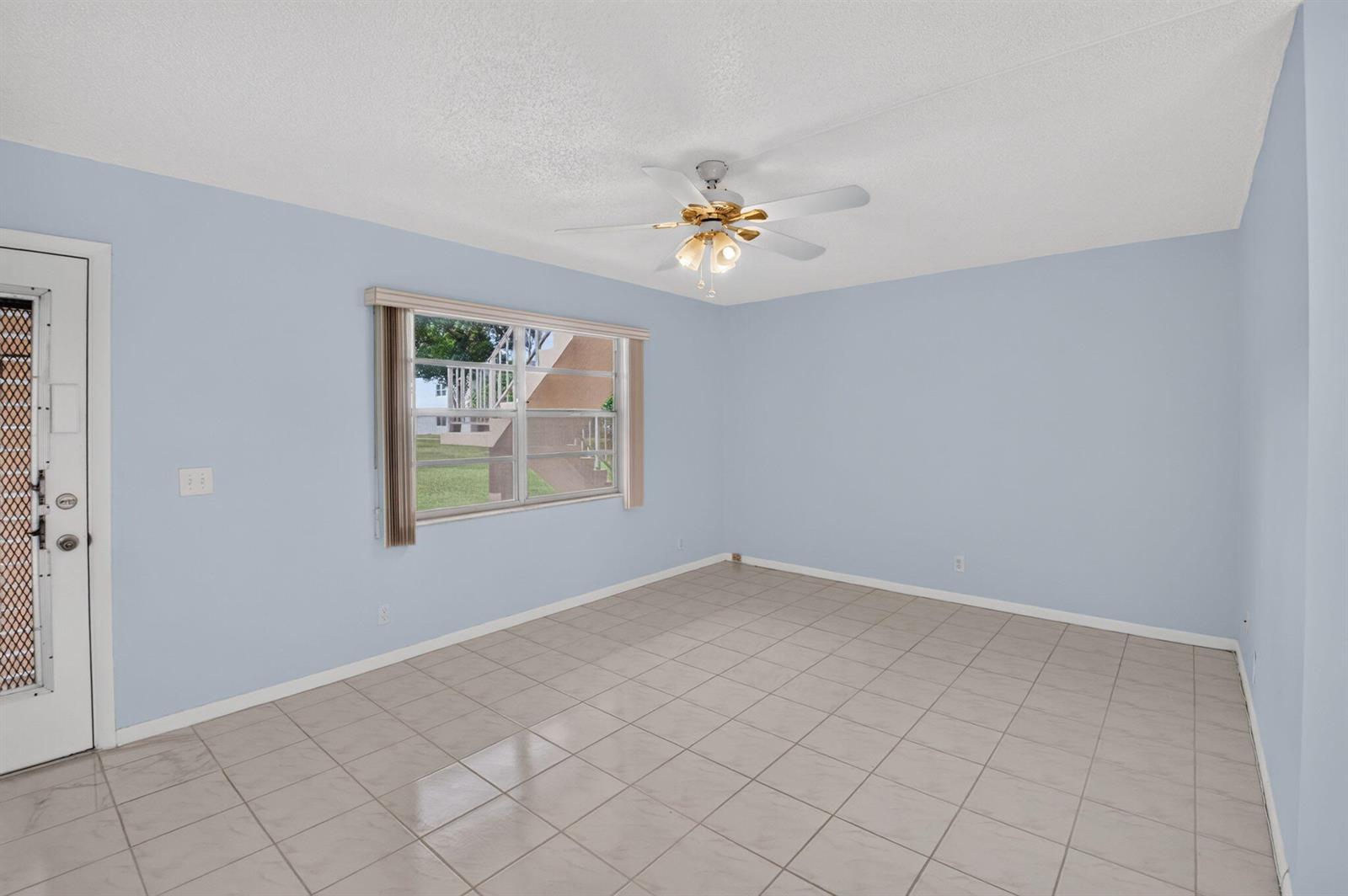 386 Capri I, Delray Beach FL 33484 photo 5