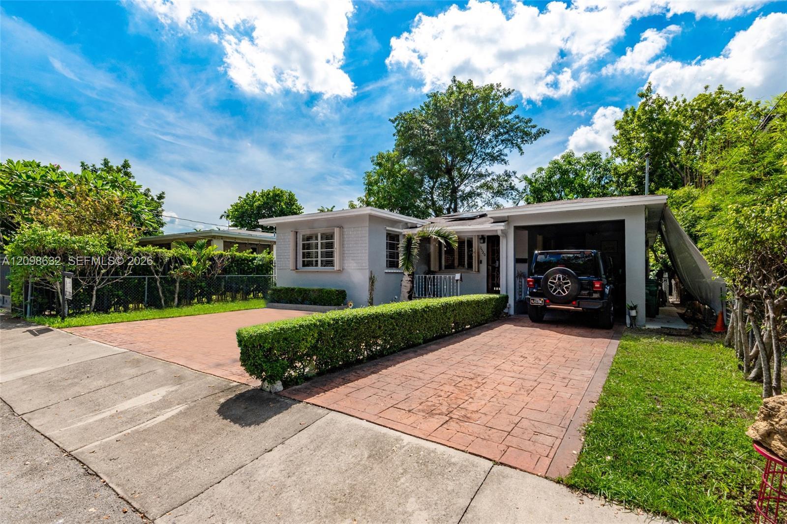 3530 Oak Ave, Miami FL 33133 photo 2