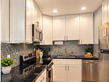 3000 NE 16th Ave # 203, Oakland Park FL 33334