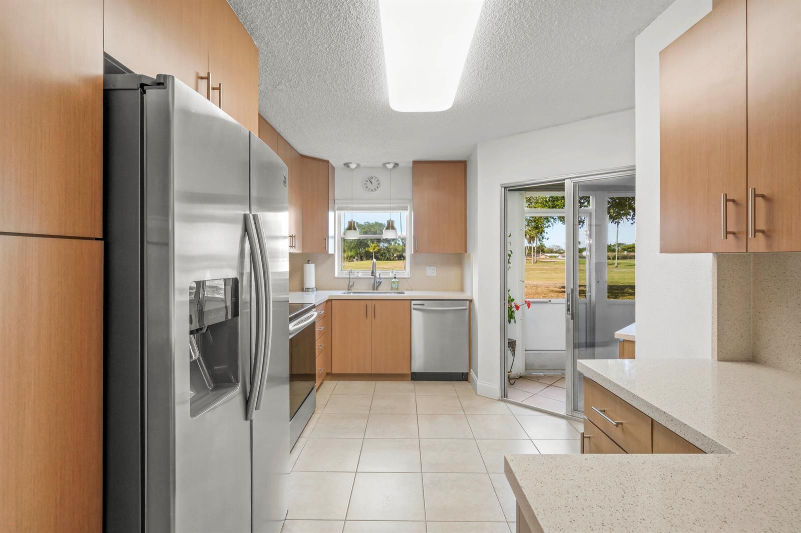 3871 VIA POINCIANA # 104, Lake Worth FL 33467