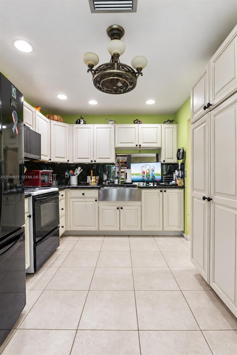 10307 NW 70th St, Tamarac FL 33321 photo 4