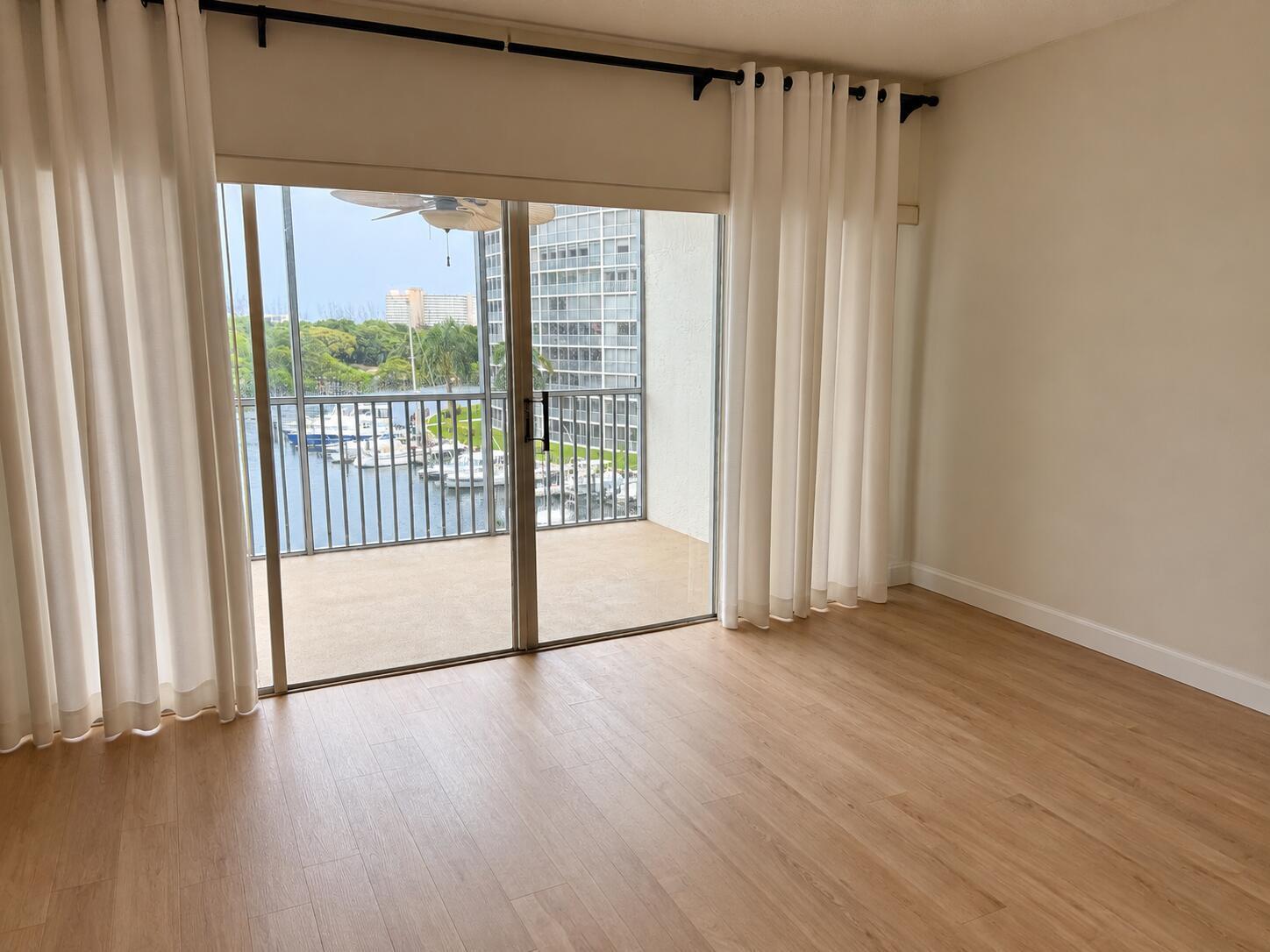 1427 E Hillsboro Boulevard Apt 528, Deerfield Beach FL 33441 photo 5