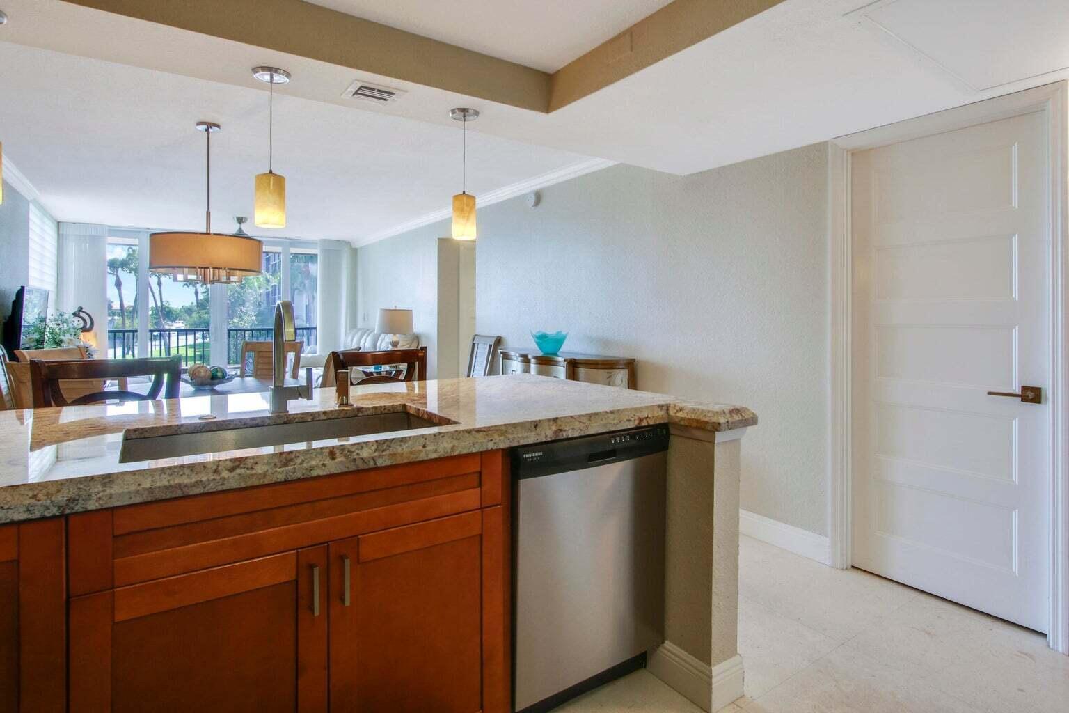 8 Royal Palm Way # 2010, Boca Raton FL 33432 photo 4