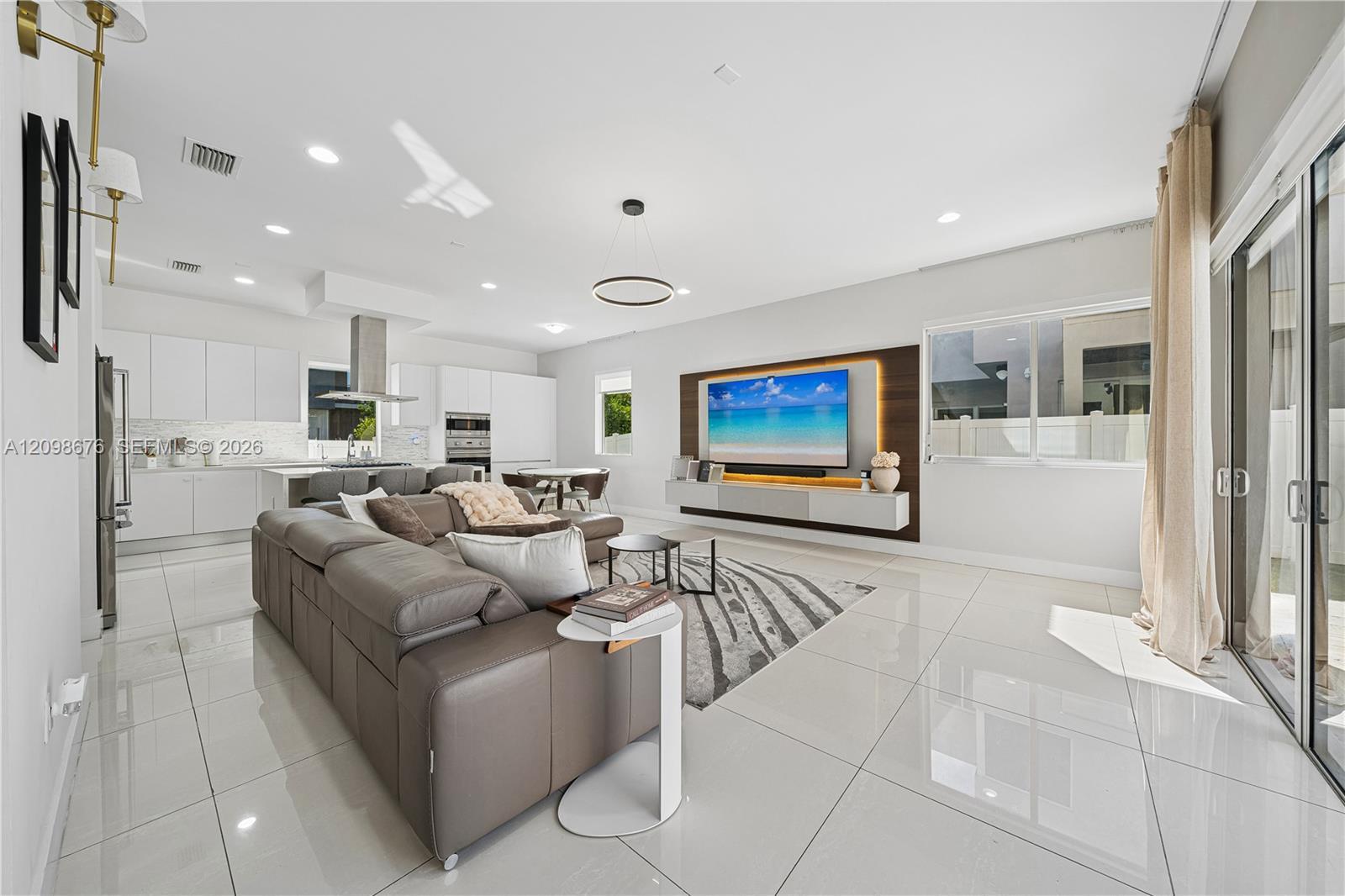 7442 NW 100th Ave, Doral FL 33178 photo 5