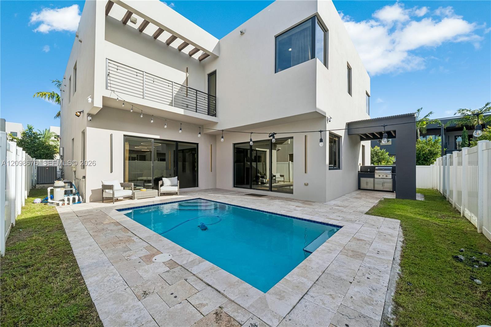 7442 NW 100th Ave, Doral FL 33178 photo 4