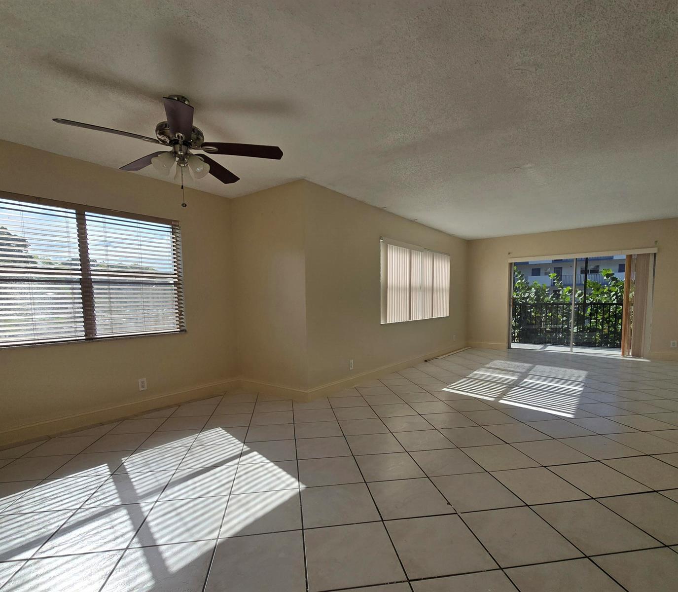 6061 N FALLS CIR Drive # 214, Lauderhill FL 33319 photo 2