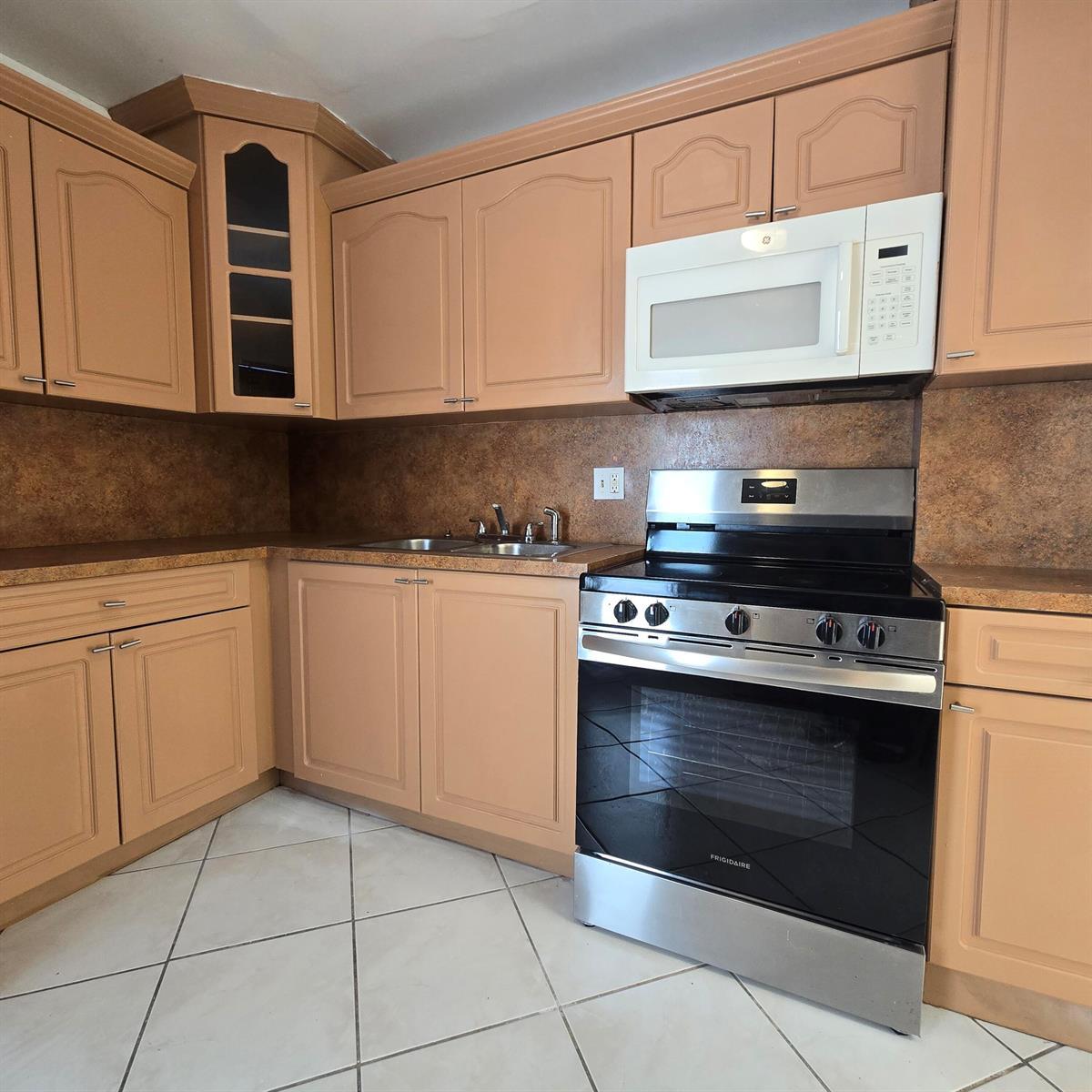 6061 N FALLS CIR Drive # 214, Lauderhill FL 33319 photo 4
