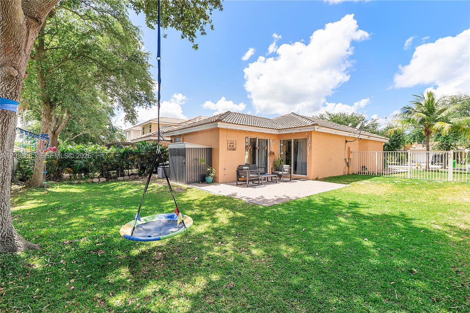 9292 NW 54th St, Sunrise FL 33351