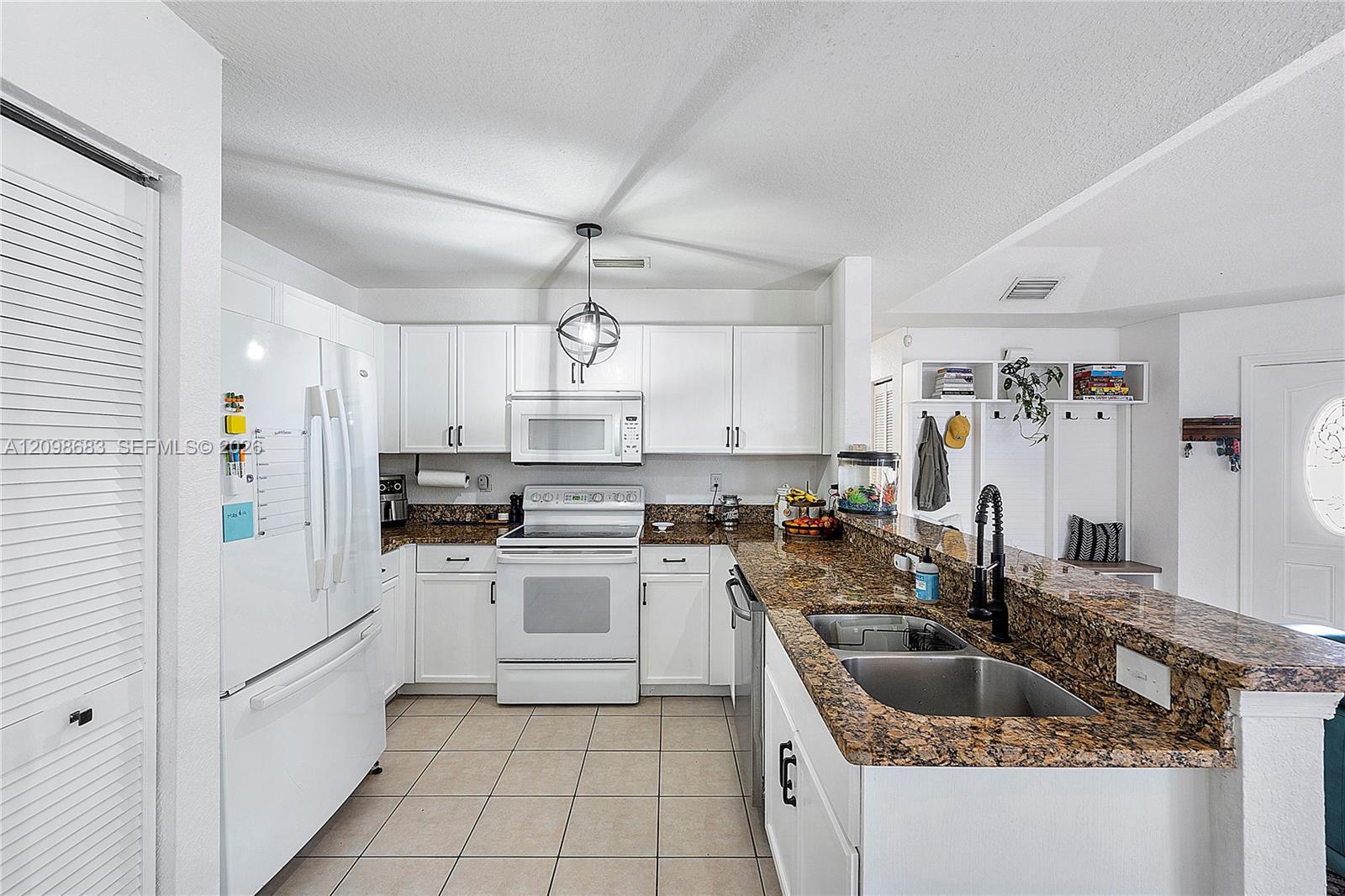 9292 NW 54th St, Sunrise FL 33351 photo 4